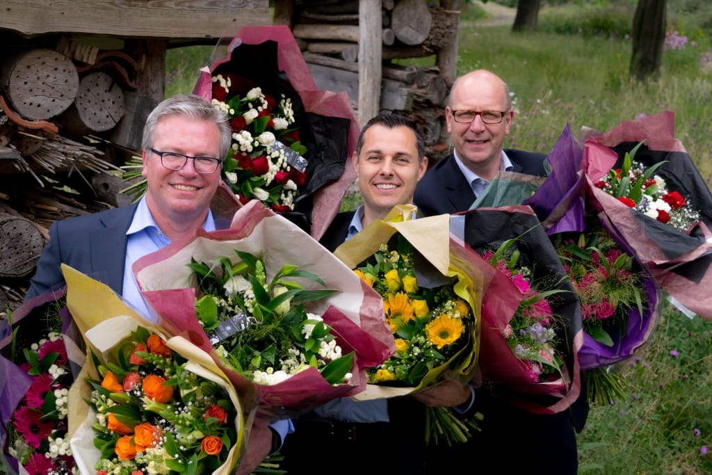 Van links naar rechts: Erik Snels (directeur Loket.nl), Pascal van Zandvoort (Sister Sophy) en Ruud van Leeuwen (directeur Van Spaendonck Services)