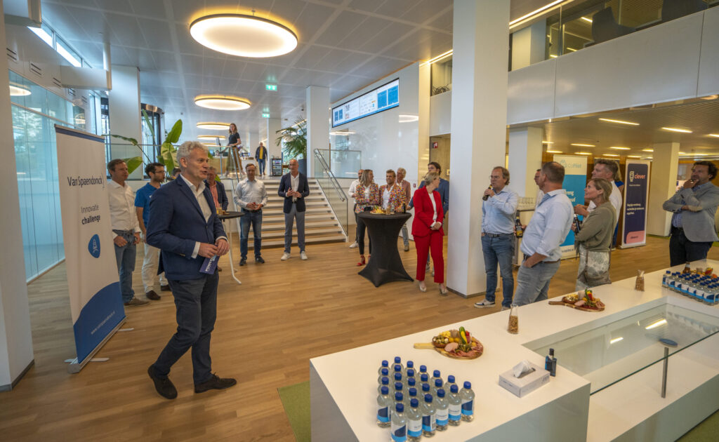 LiveLearn: winnaar Van Spaendonck Innovatie challenge ‘Ontwikkeling’